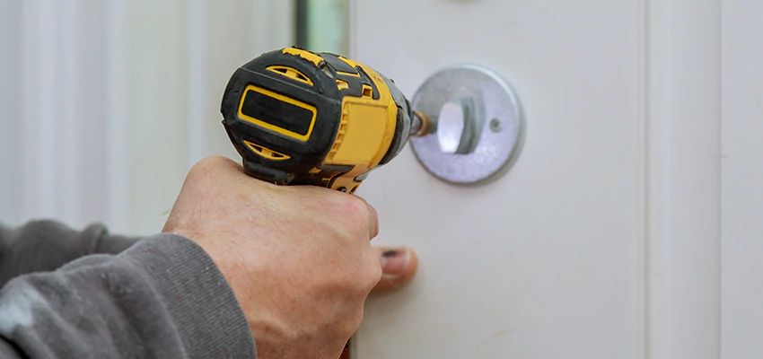 Street Locksmith For Smart Lock Repair in Fort Pierce, FL